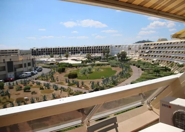 321, Héliopolis Ab Au Village Naturiste * Agde